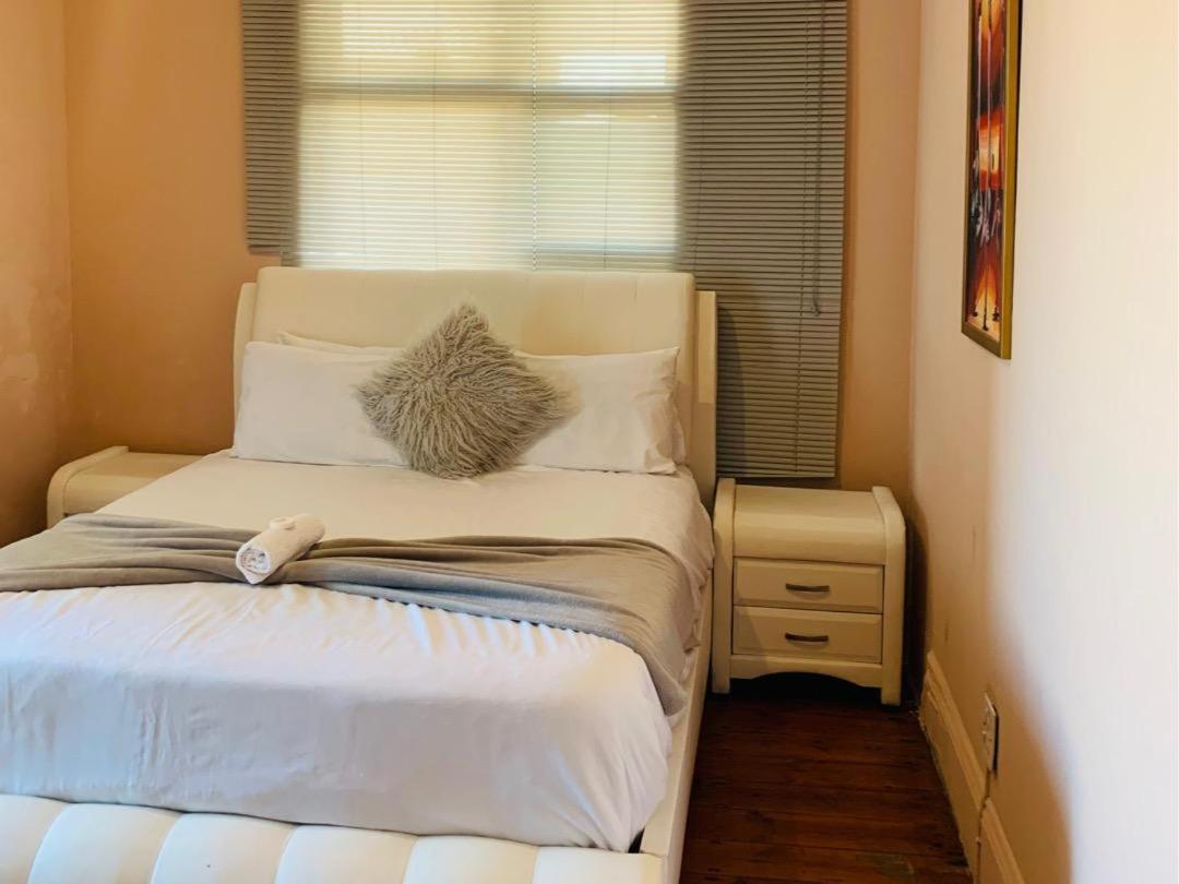 איסט לונדון Palm Heaven B&B מראה חיצוני תמונה